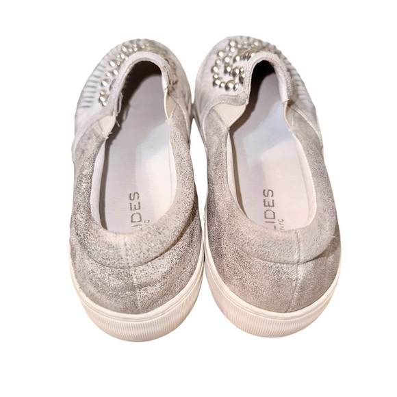 Wrn1X NYC J SLIDES Stud metallic gold leather sneakers women’s shoes size 7.5 - Picture 12 of 17